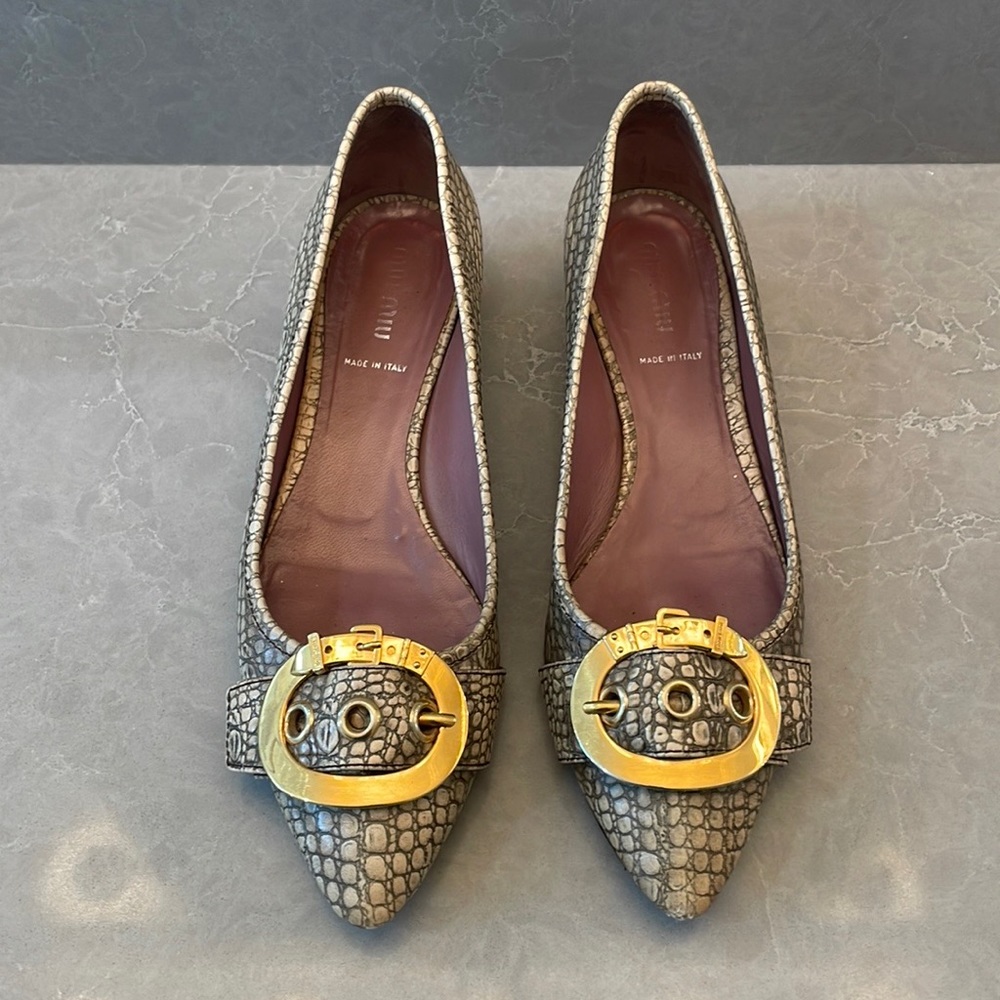 MIU MIU flats in crocodile stamped leather, with golden metal buckle.